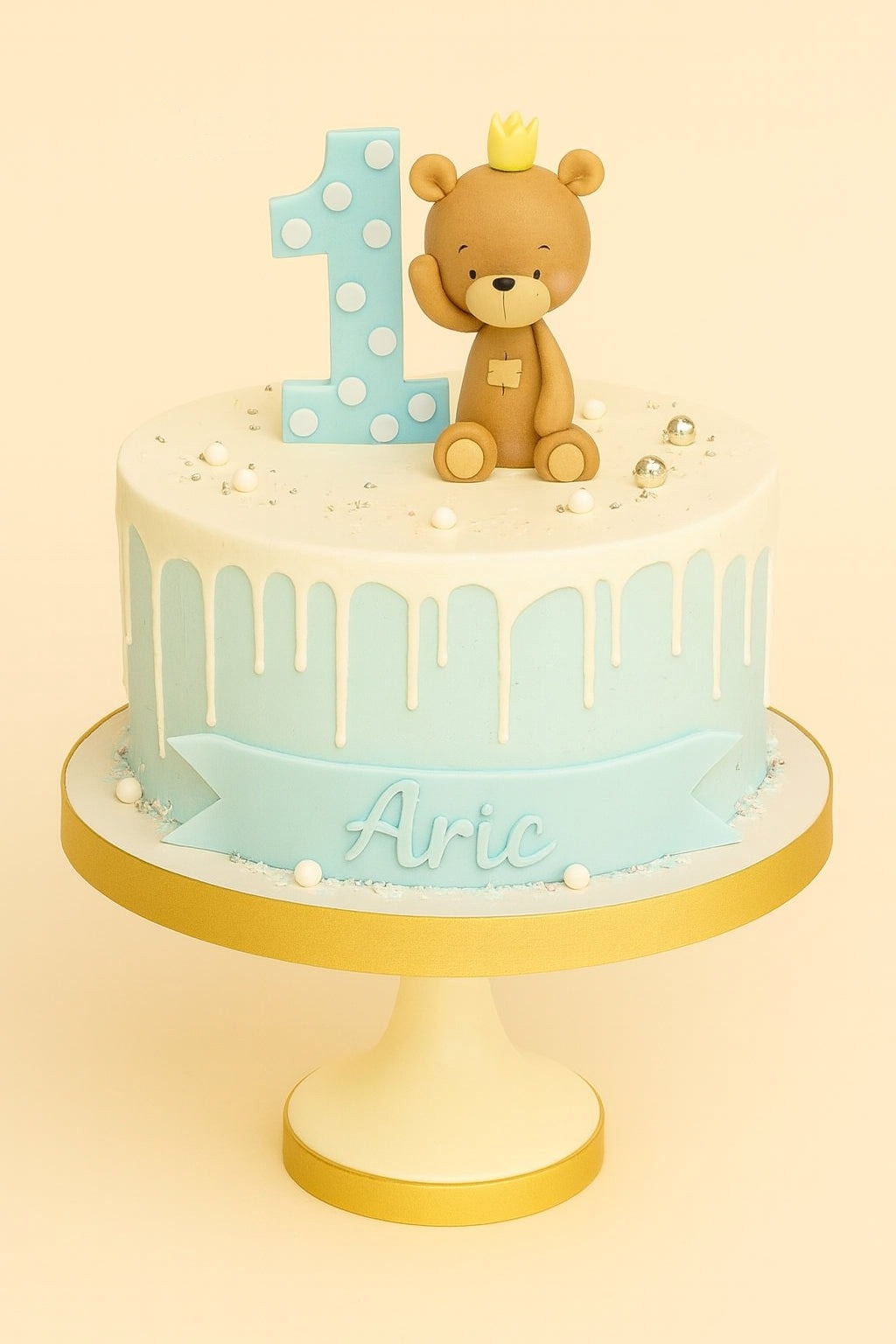 Cute Teddy Bear Drip Cake
